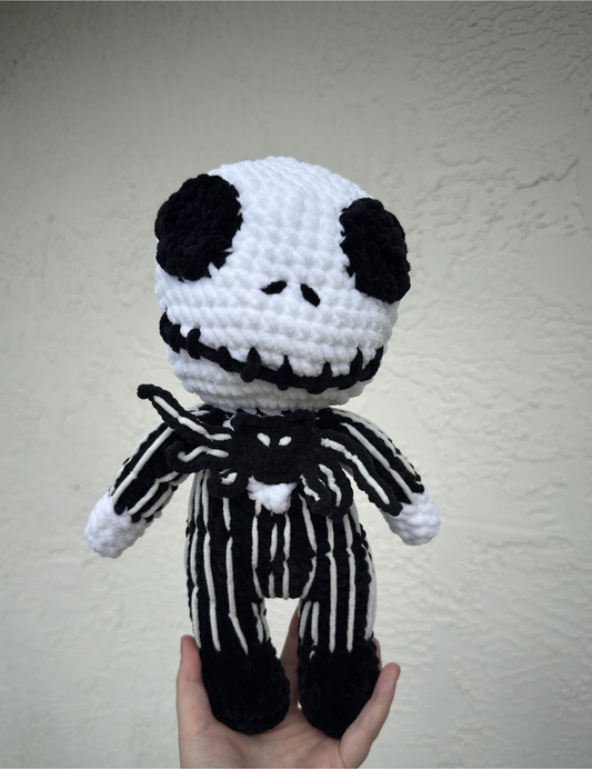 Handmade Skeleton Crochet Plush – Black & White Skull Amigurumi | Soft Gothic Plush Toy